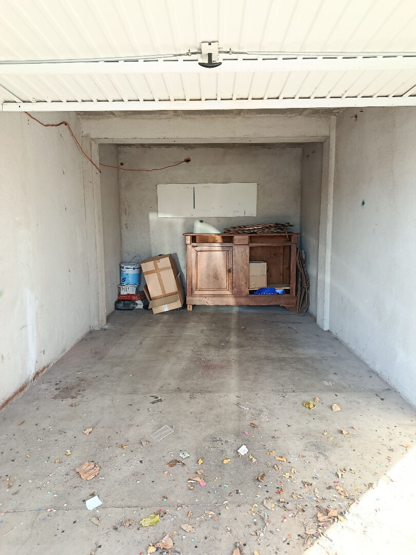 Parking / box FRONTIGNAN (34110) 15.00 m&sup2;