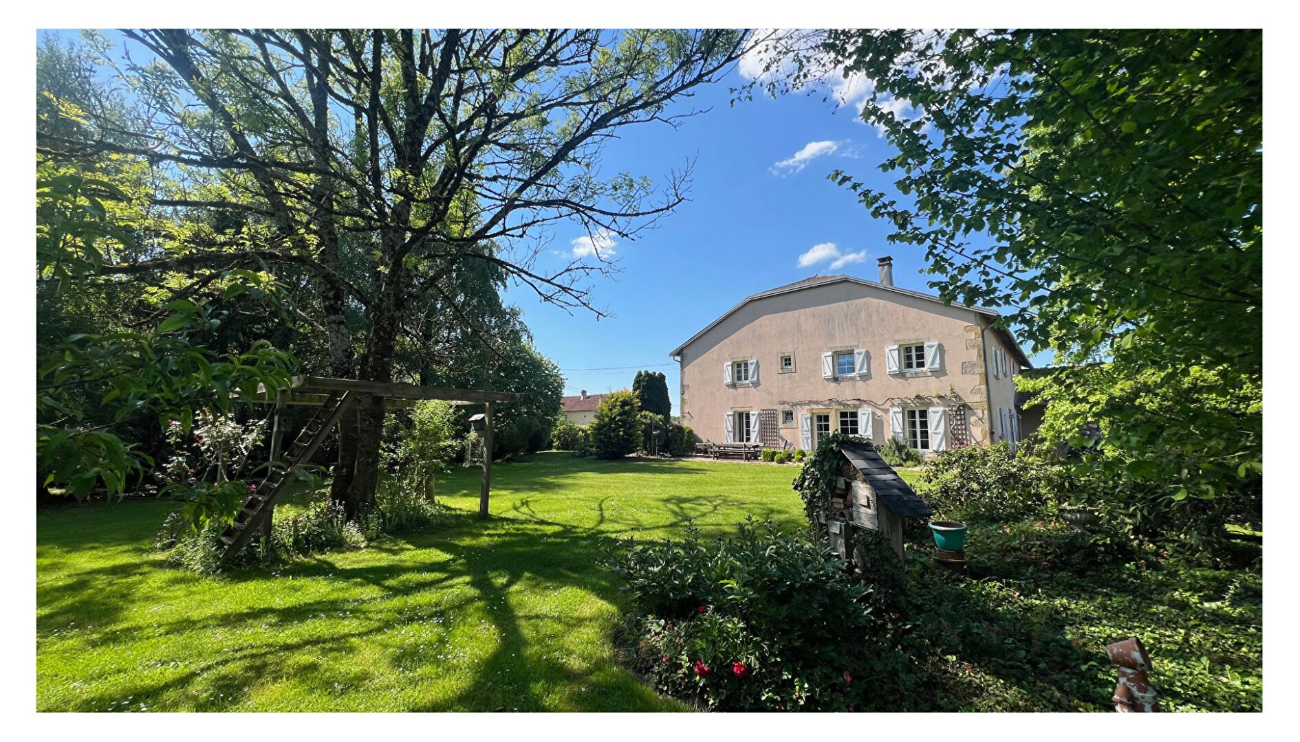 Maison AYDOILLES (88600) 12 pièces 360.00 m²