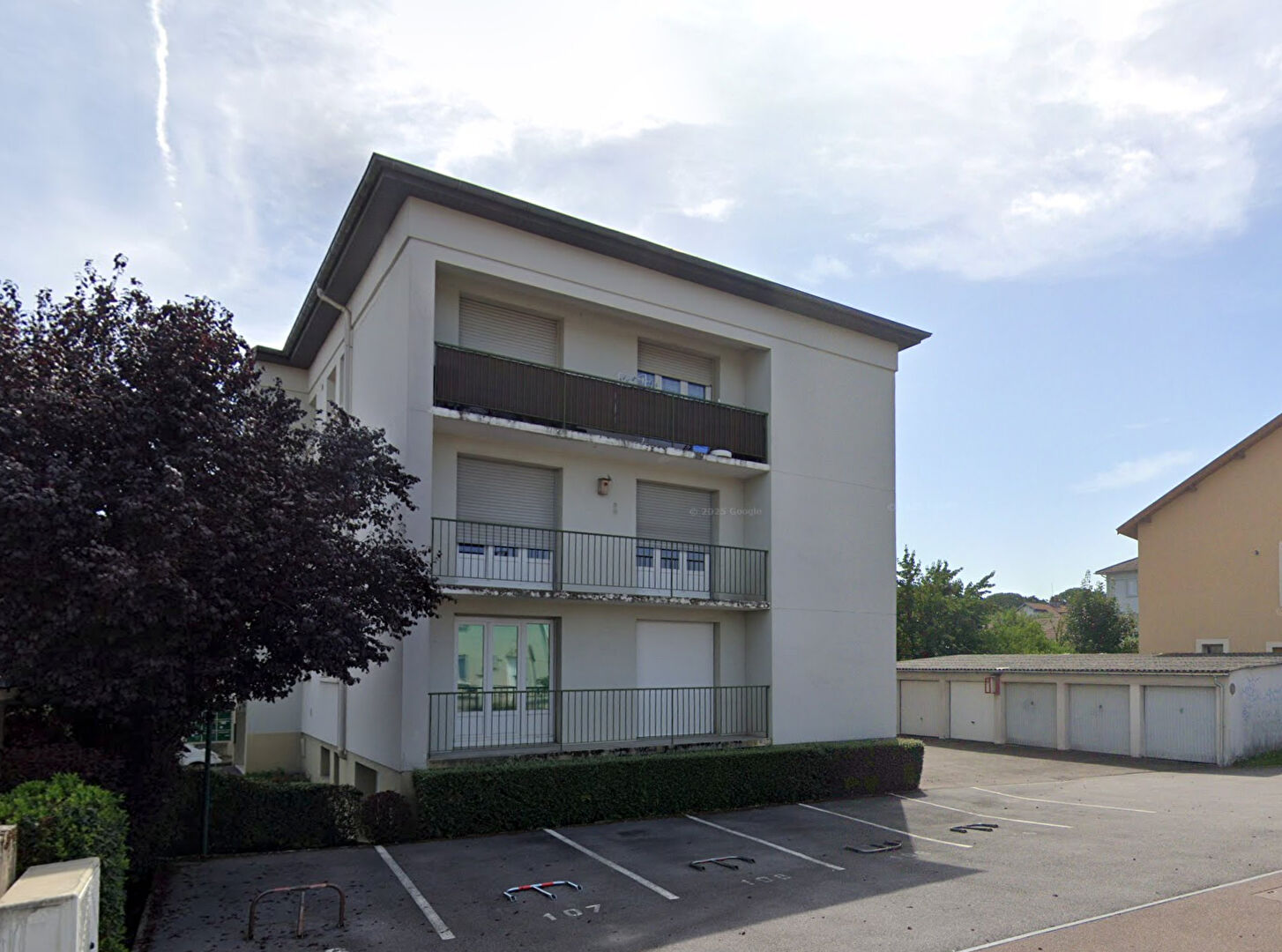 Appartement  (21000) 2 pi&egrave;ces 54.00 m&sup2;