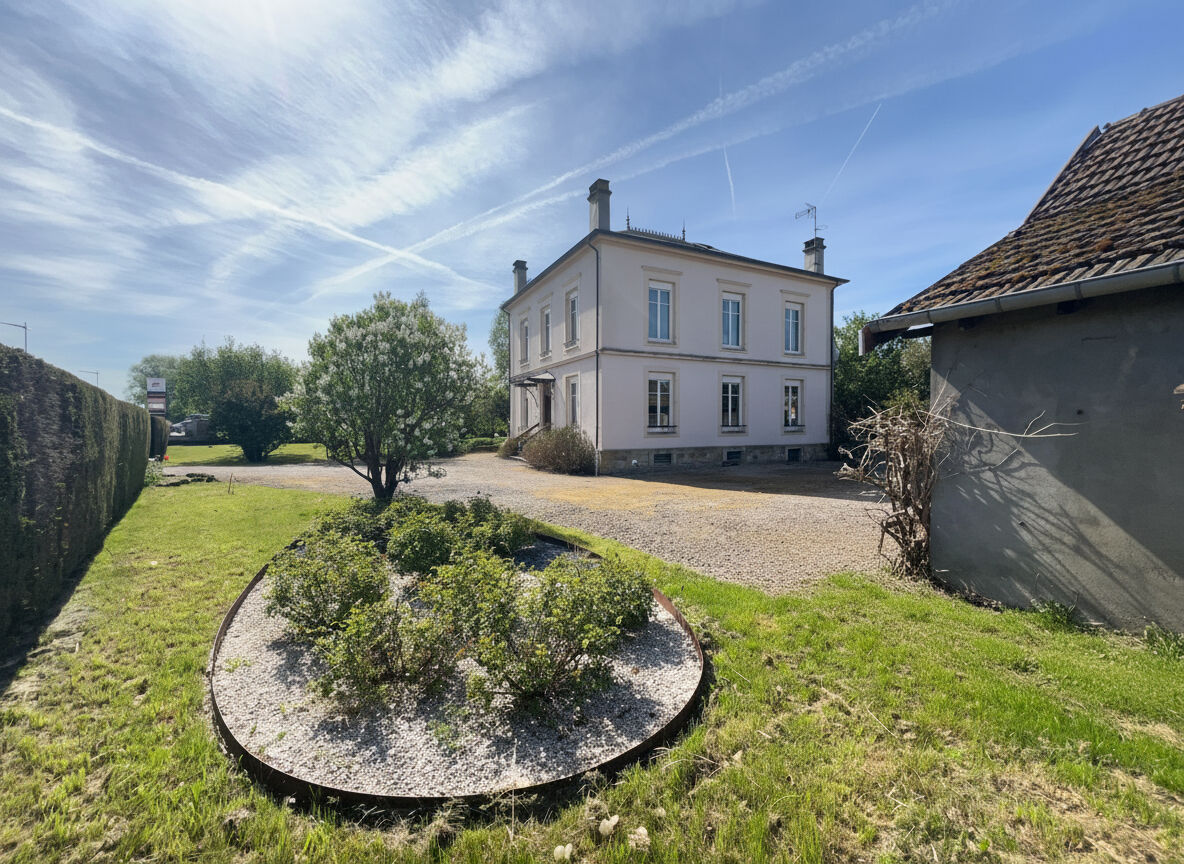Maison UXEGNEY (88390) 7 pi&egrave;ces 195.00 m&sup2;
