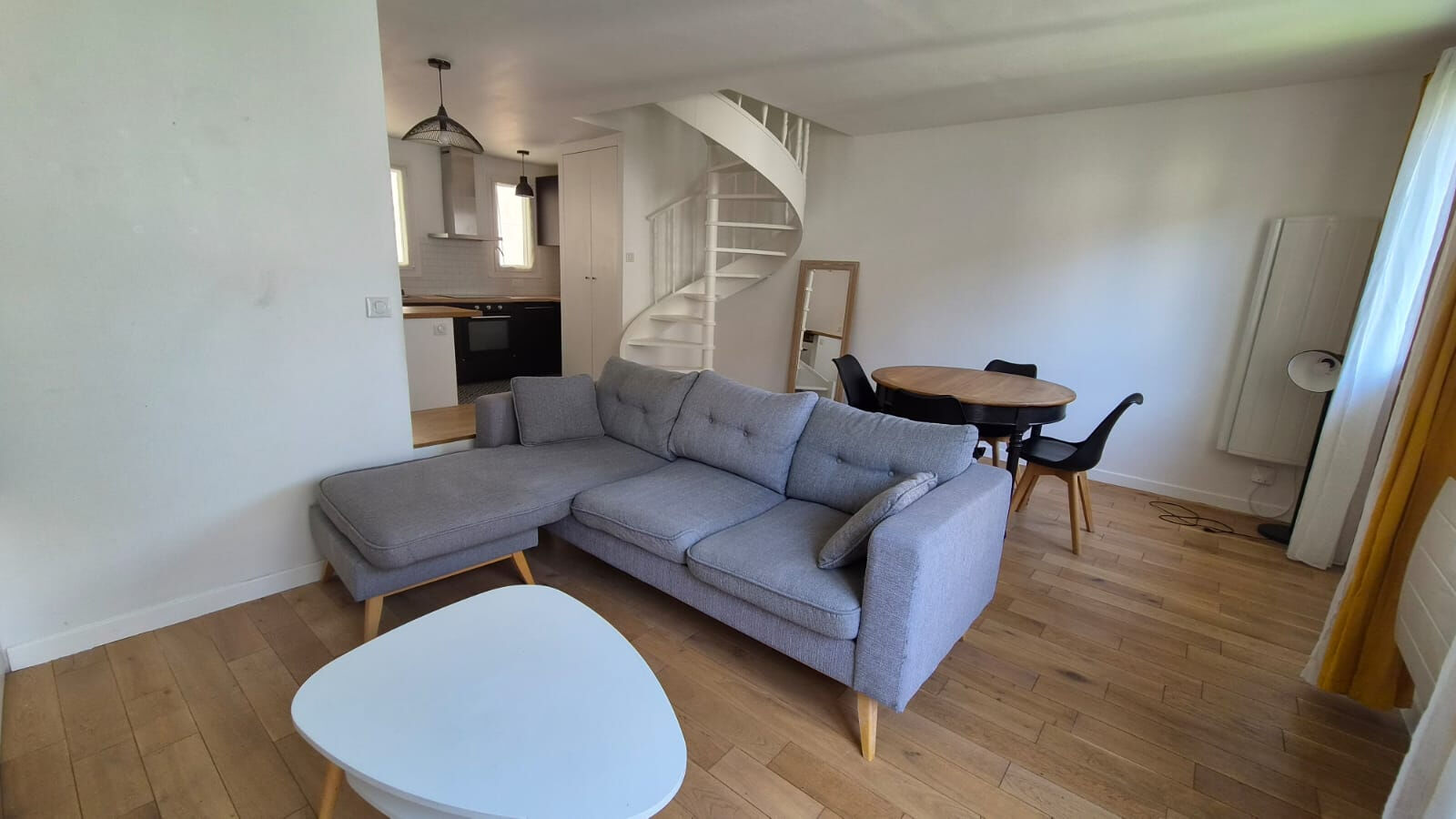 à 7 km de Paris 01 1 650 € / mois cc Appartement 3 pièces , 2 chambres 53.60 m² Voir le bien