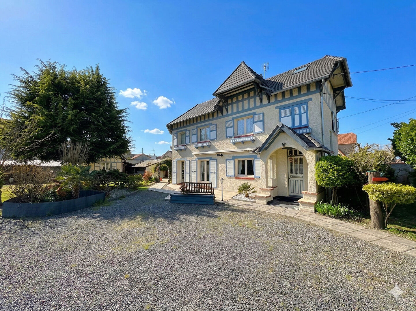 à 7 km de Cormeilles-en-Parisis Exclusif 549 900 € Maison 6 pièces , 4 chambres 145.57 m² Avec jardin, terrasse Voir le bien