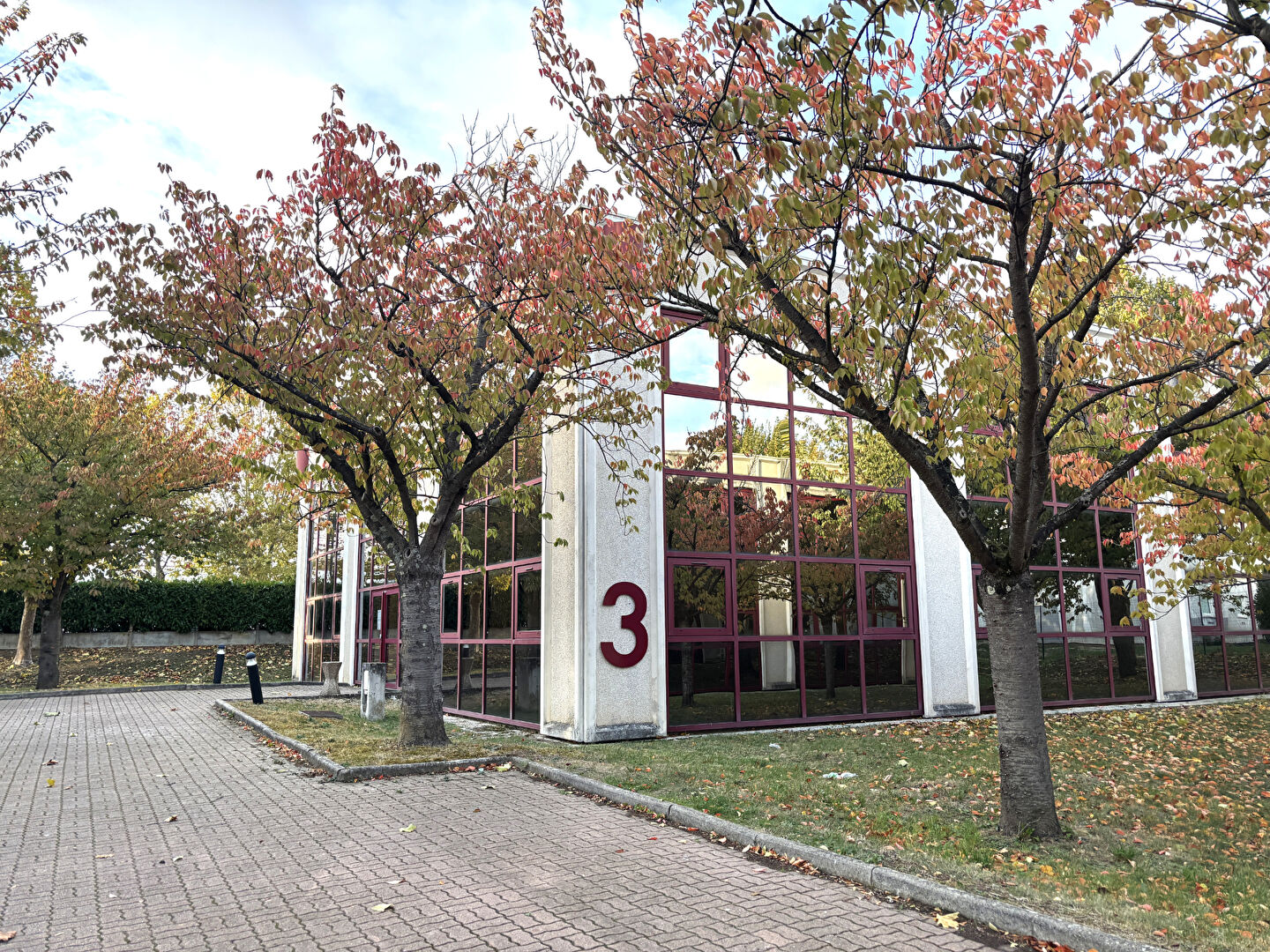 Bureaux PONTOISE (95300) 4 pi&egrave;ces 70.00 m&sup2;