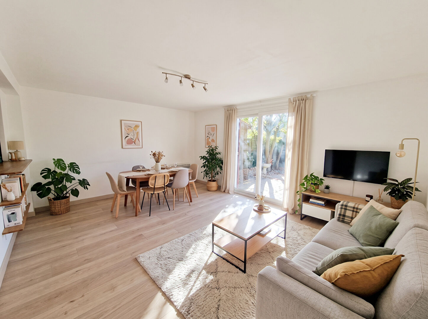 Vauréal (95) 1 600 € / mois cc Maison 4 pièces , 3 chambres 75.00 m² Avec jardin, terrasse, garage/box