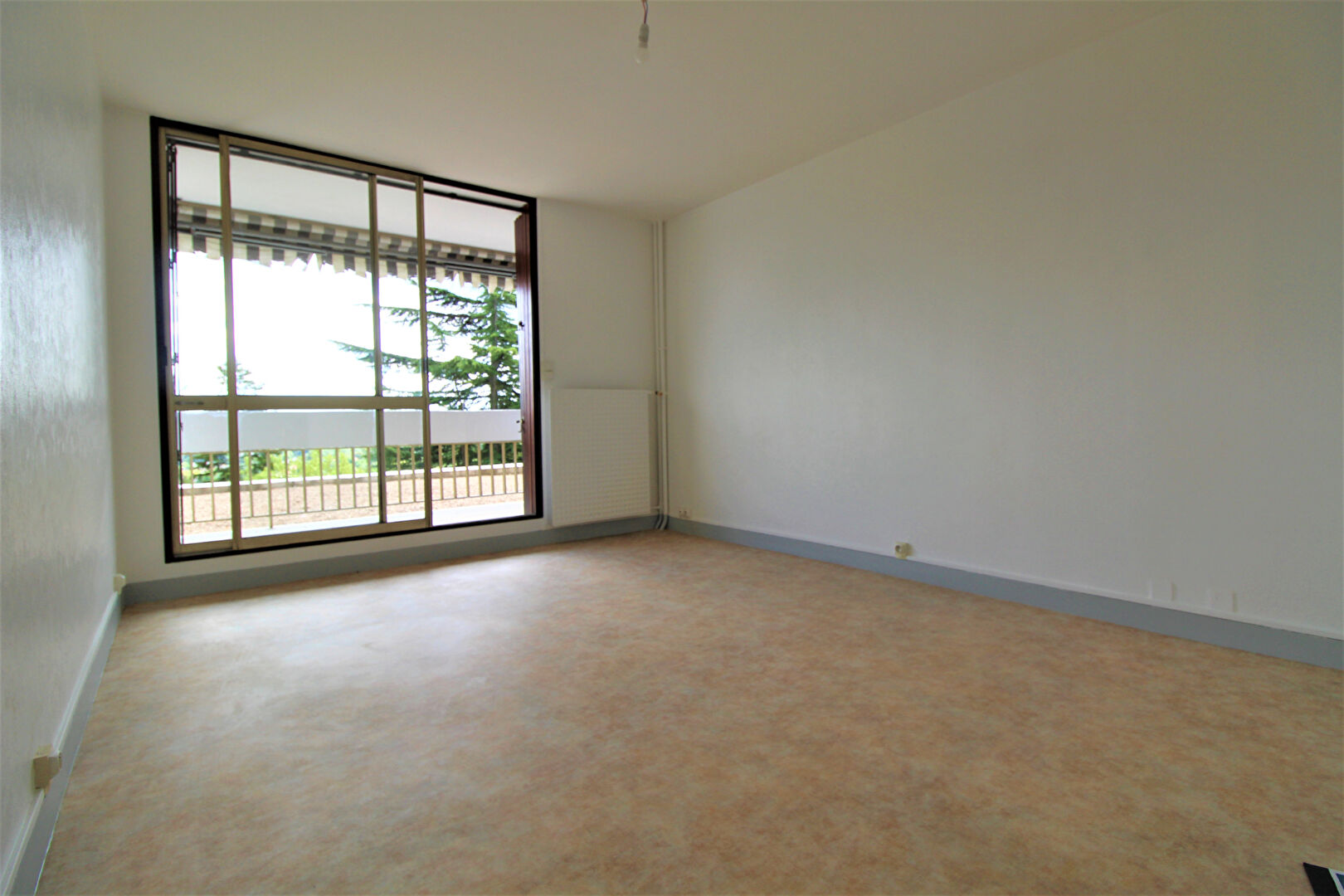 Appartement MONTRICHARD (41400) 2 pi&egrave;ces 47.16 m&sup2;