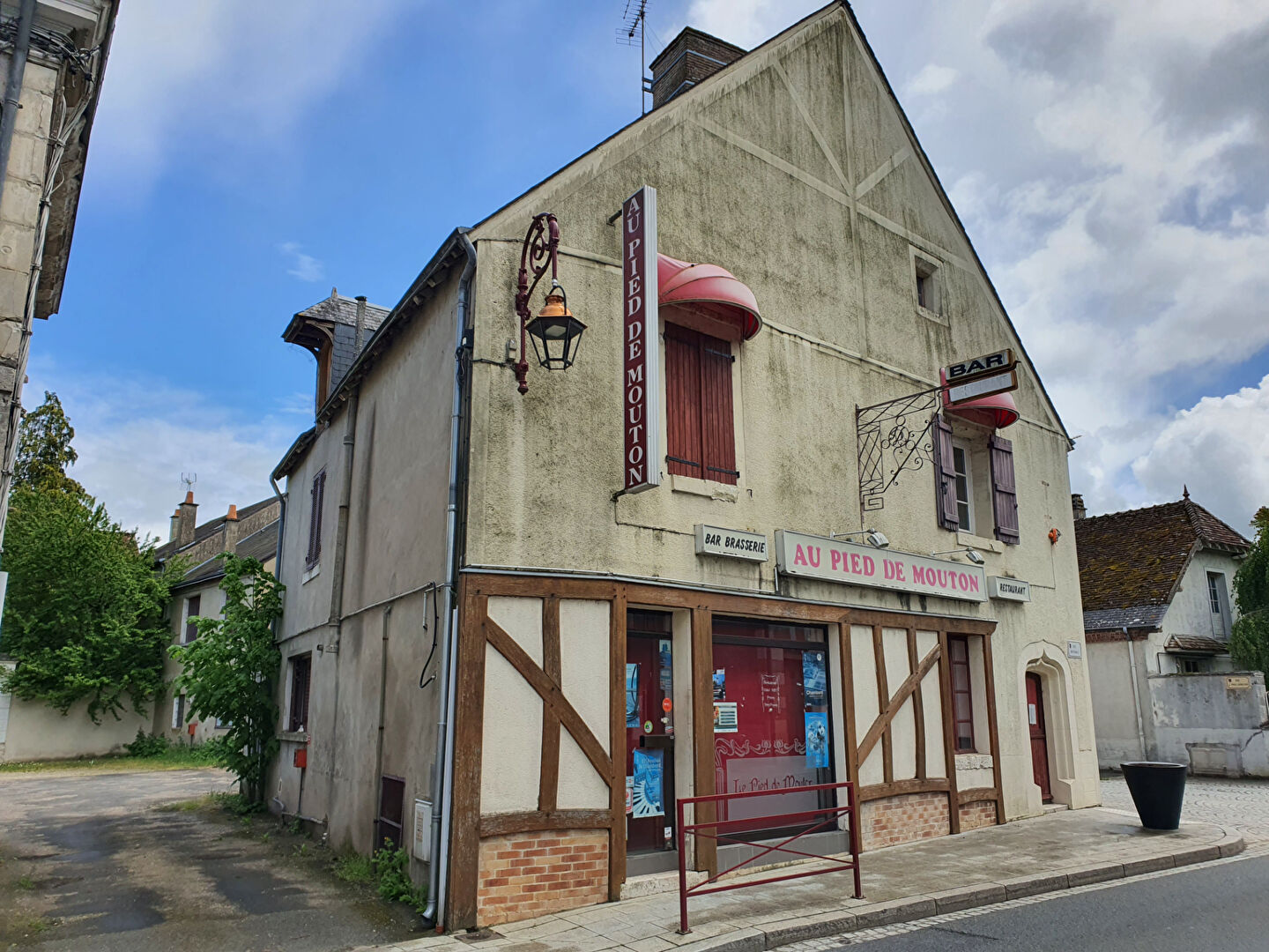 Immeuble SAINT AIGNAN (41110) 13 pièces 356.00 m²