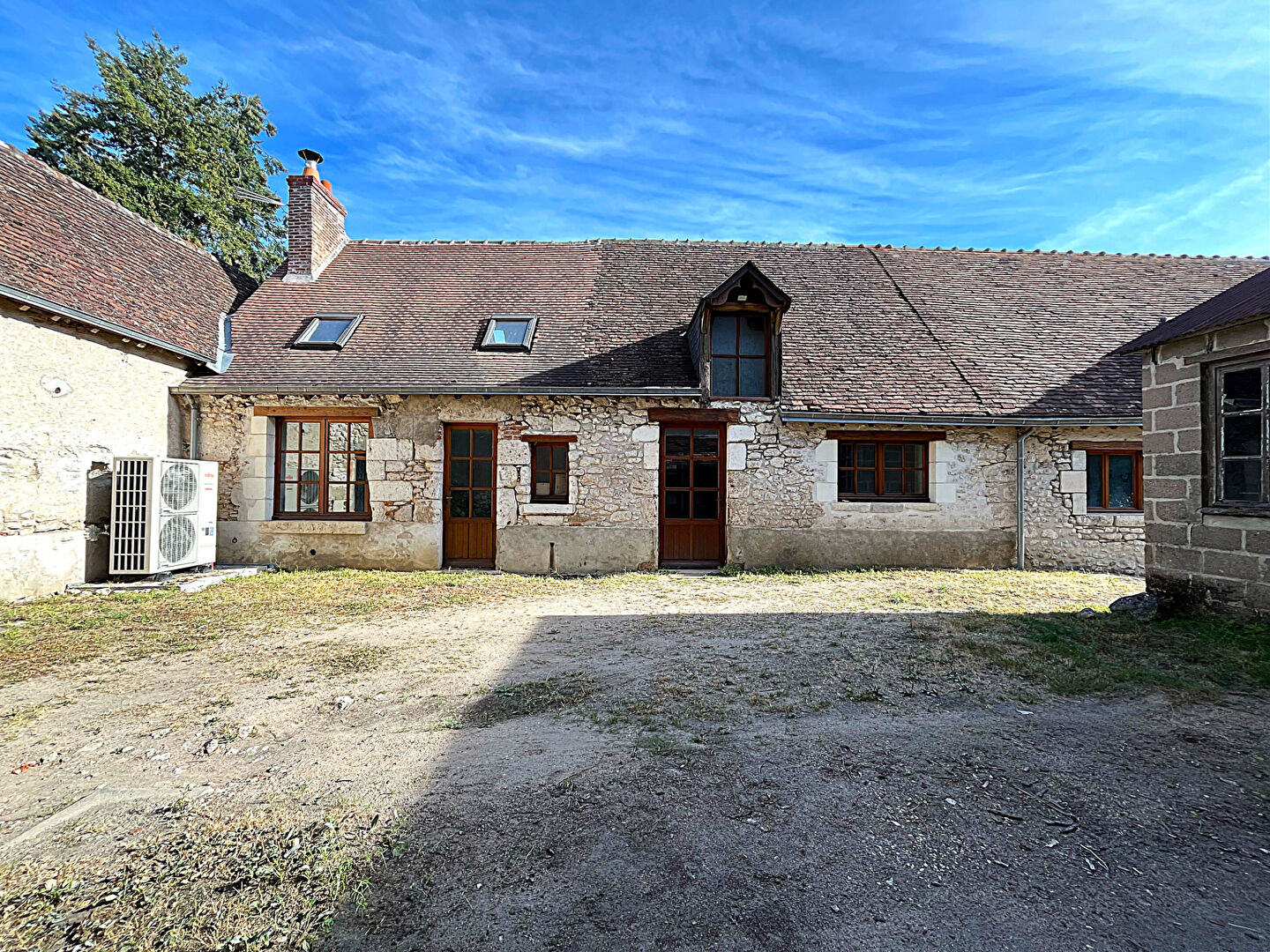 Maison LES MONTILS (41120) 3 pièces 101.00 m²