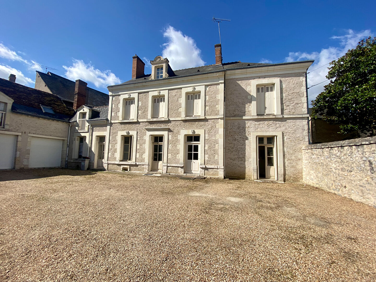 Immeuble LE CONTROIS EN SOLOGNE (41700) 14 pièces 304.00 m²
