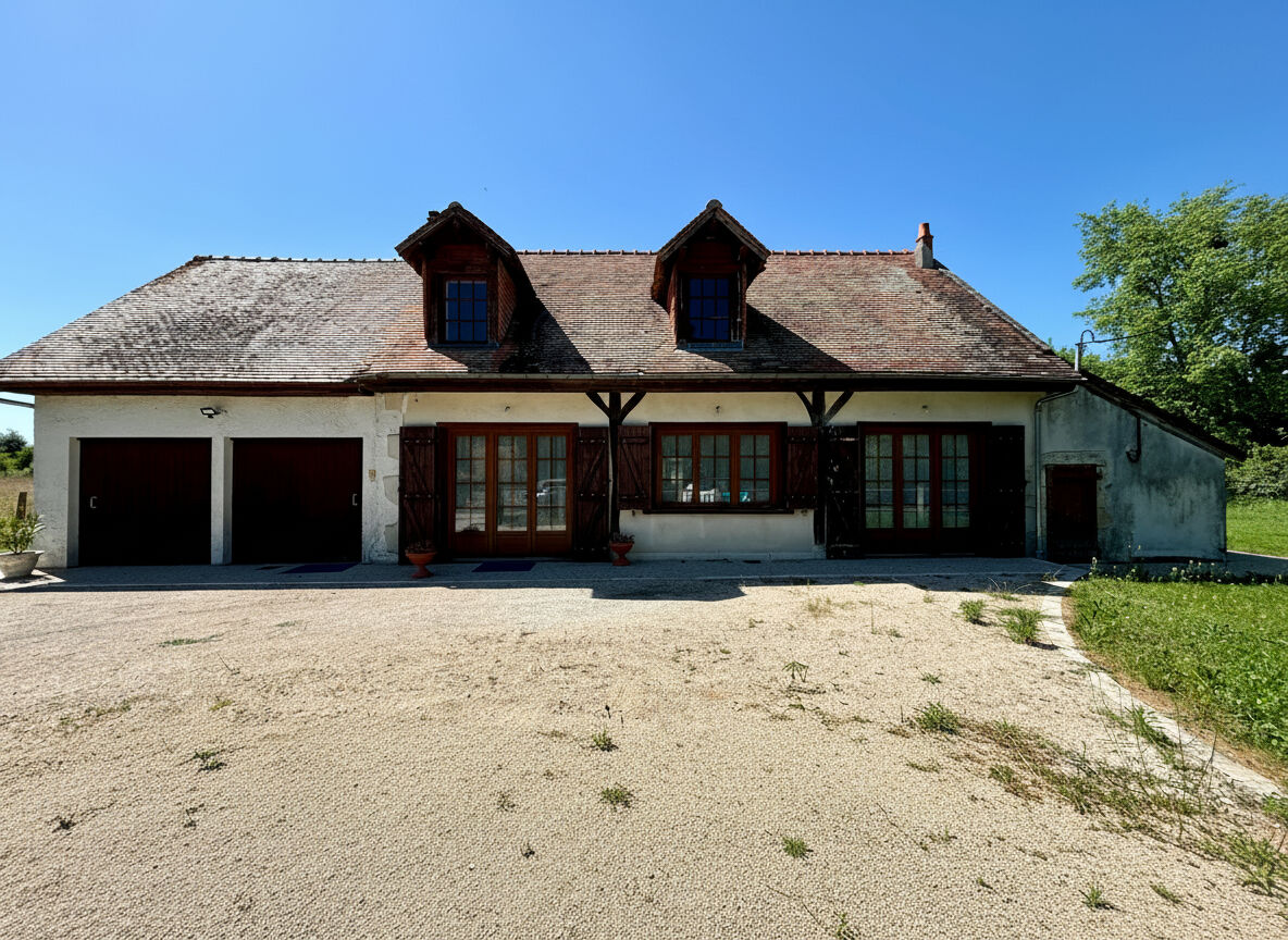 Maison CHEVERNY (41700) 8 pi&egrave;ces 220.00 m&sup2;