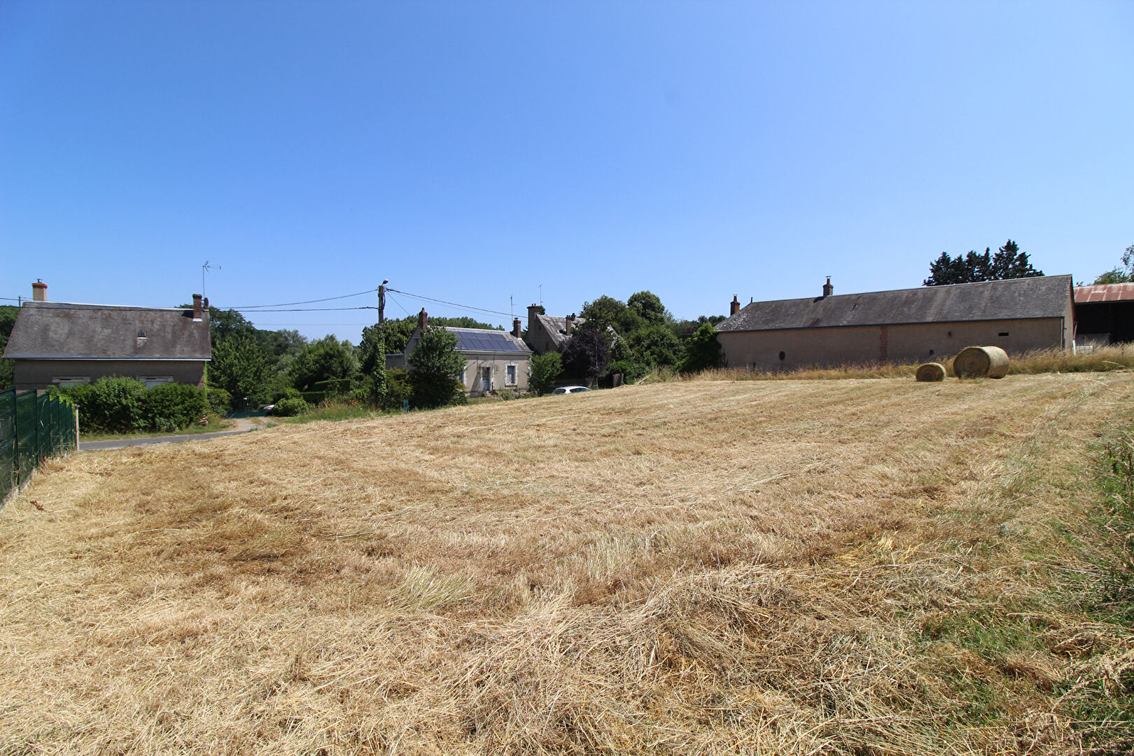 Terrain MESLAND (41150) 823.00 m²
