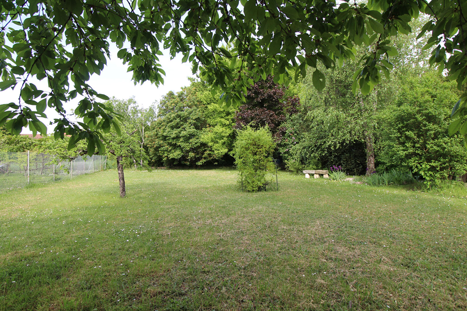 Terrain SAINT GERVAIS LA FORET (41350) 1177.00 m²