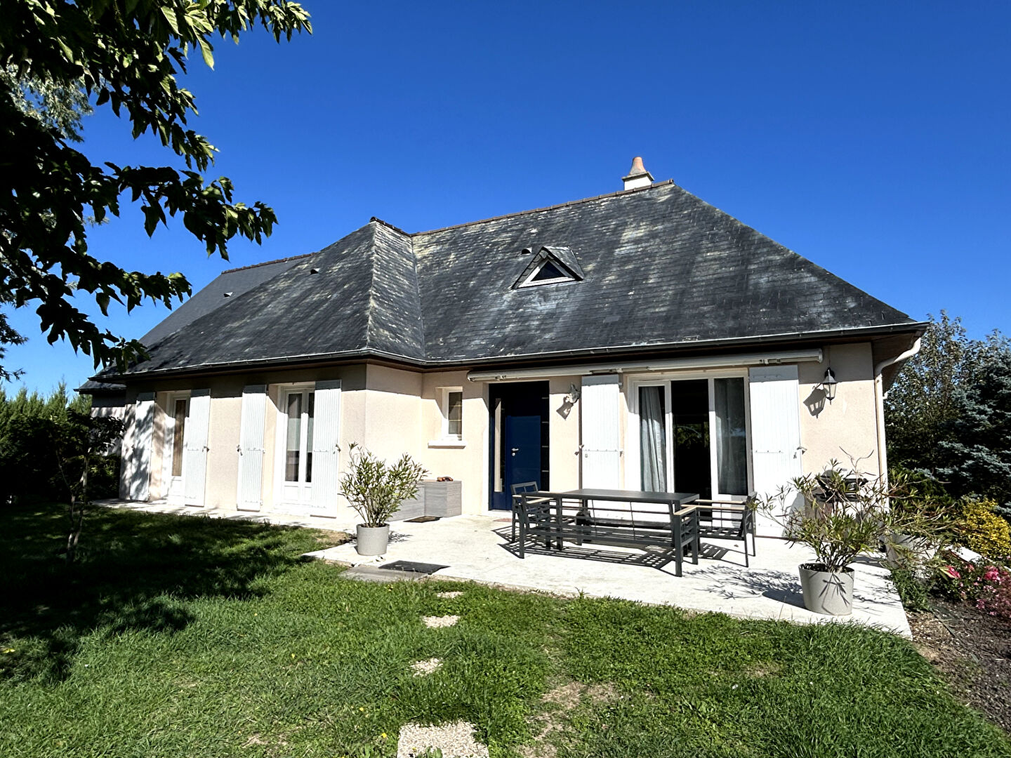 Maison FRANCUEIL (37150) 8 pi&egrave;ces 190.00 m&sup2;