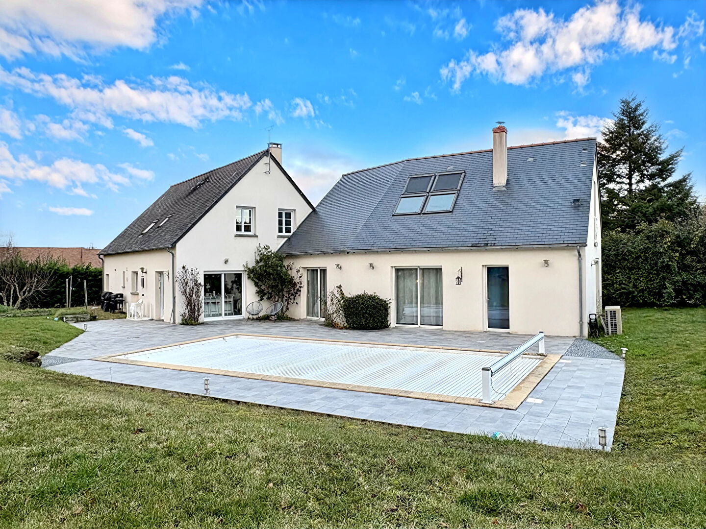 Maison SAINT GEORGES SUR CHER (41400) 11 pièces 252.14 m²