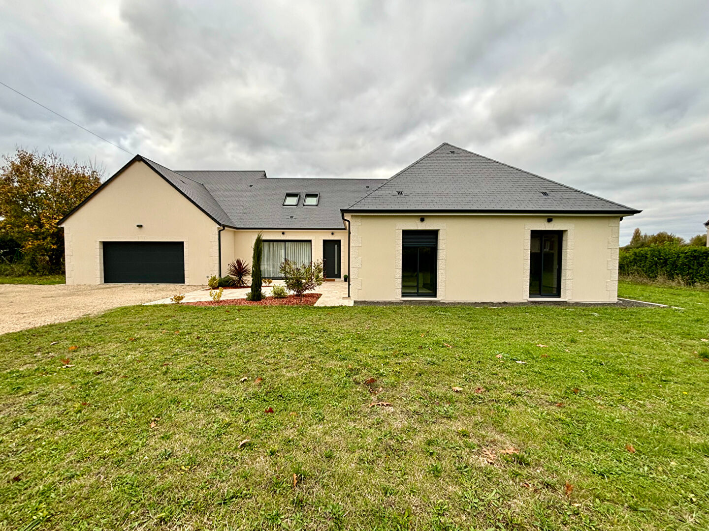 Maison CHEVERNY (41700) 5 pièces 186.00 m²