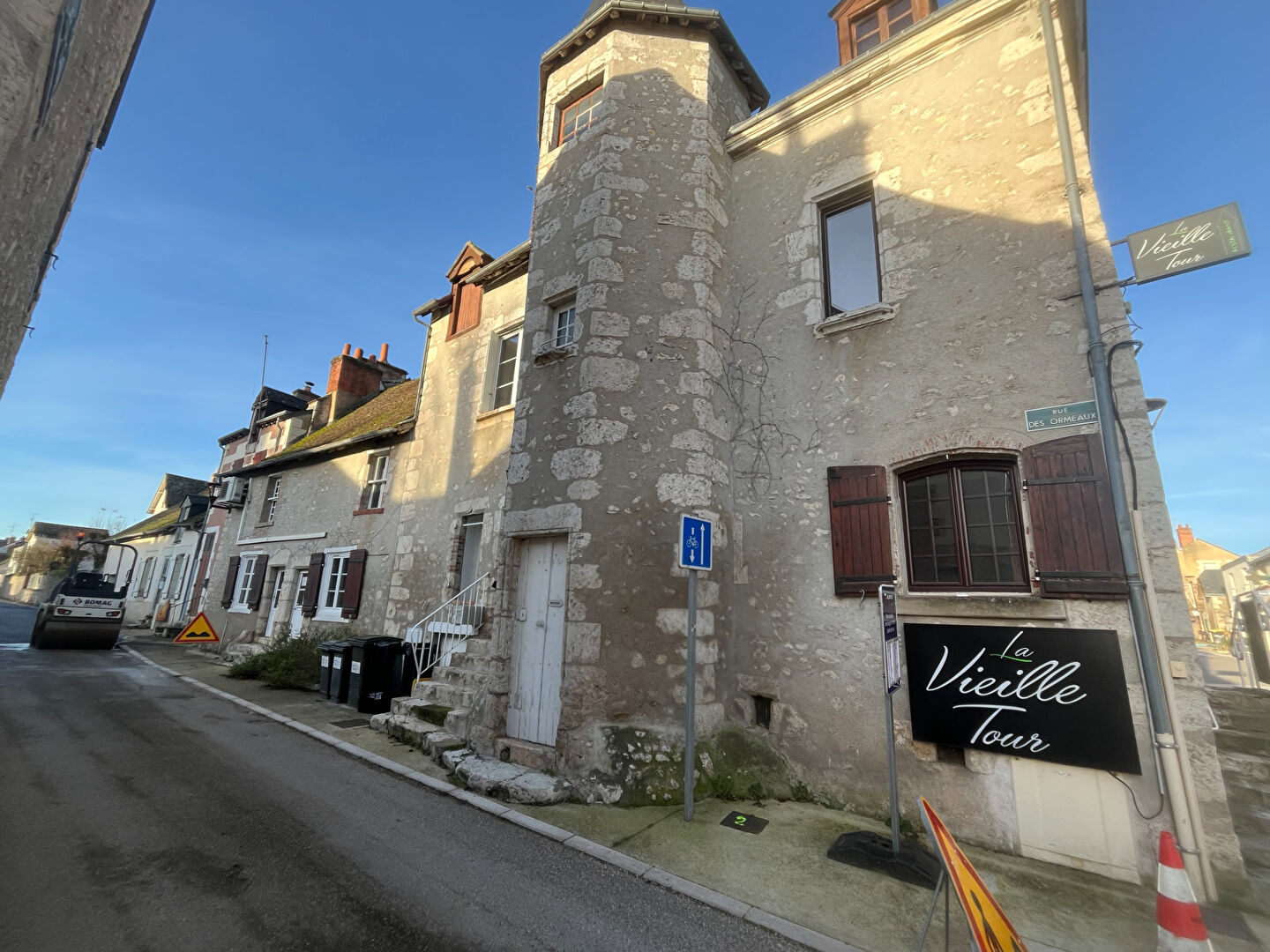 Local commercial CELLETTES (41120) 6 pi&egrave;ces 240.00 m&sup2;