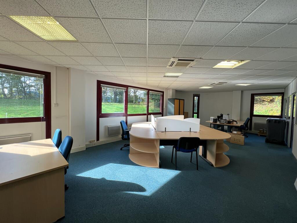 Bureaux CHAMPS SUR MARNE (77420) 297.00 m&sup2;