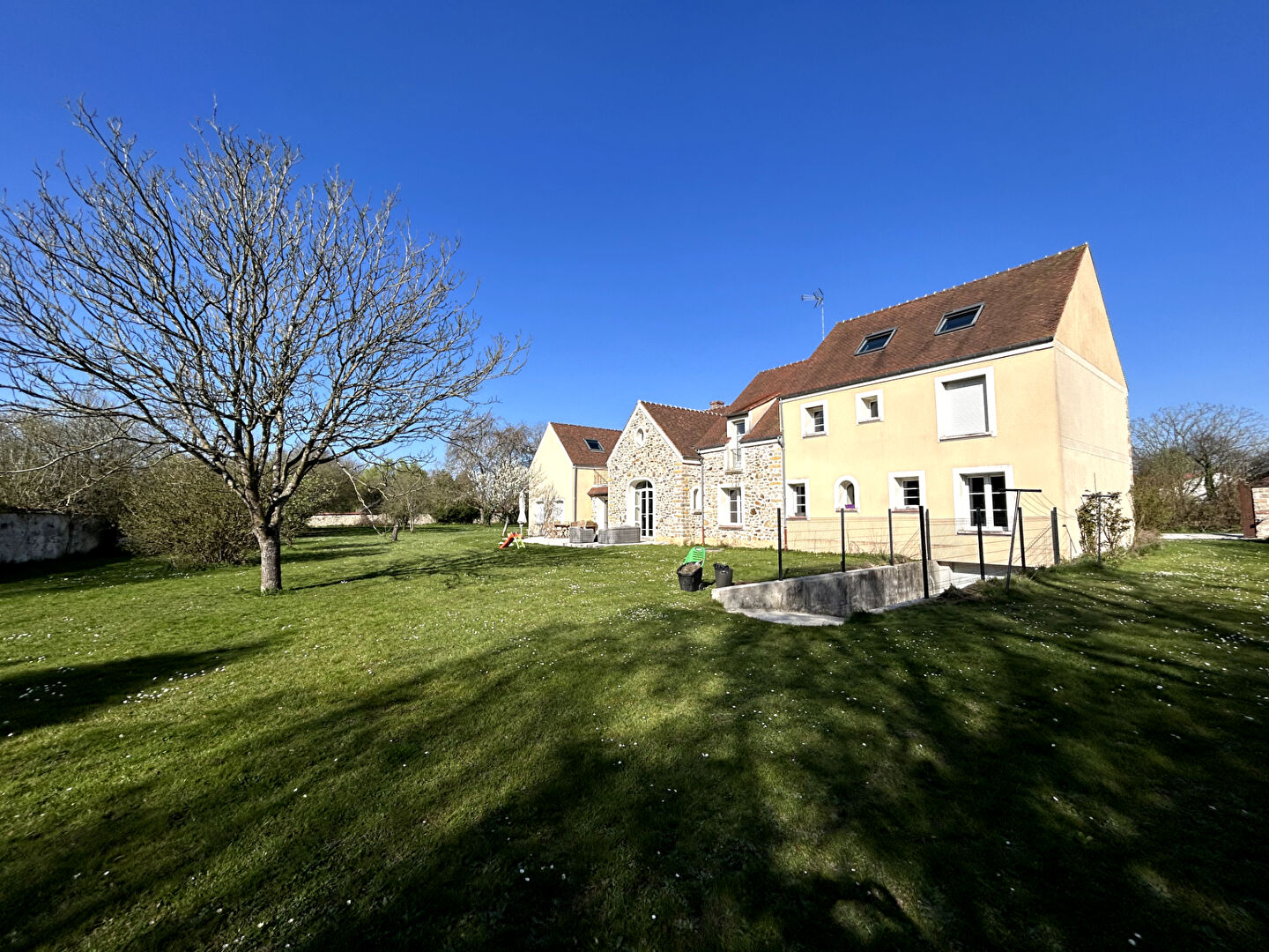 Maison LA HOUSSAYE EN BRIE (77610) 10 pi&egrave;ces 400.00 m&sup2;