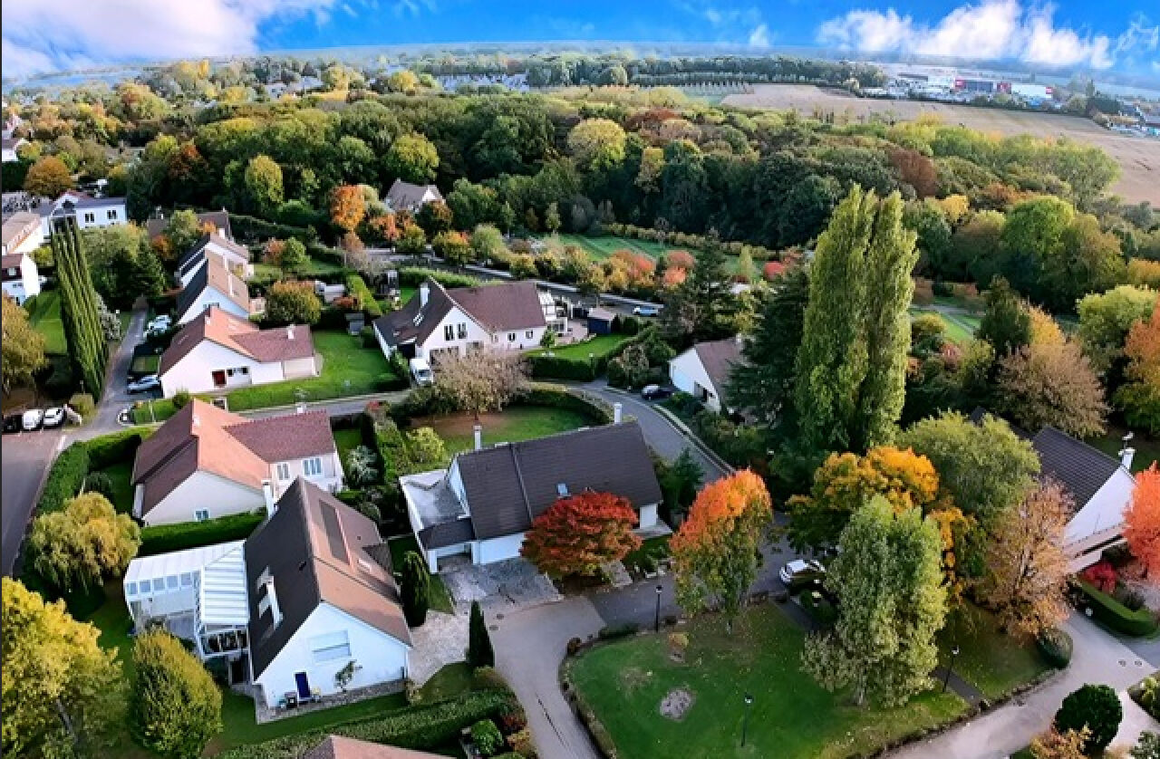 Maison LA QUEUE EN BRIE (94510) 8 pièces 250.00 m²