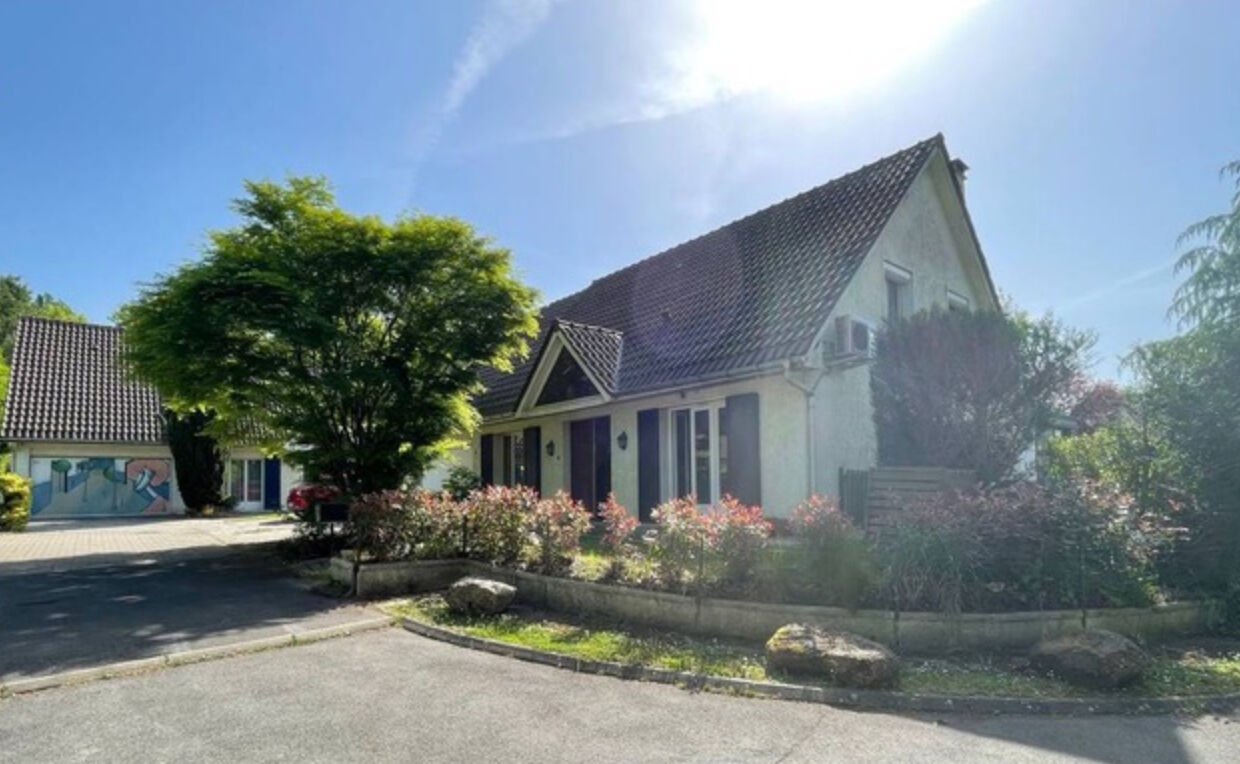 Maison LE PLESSIS TREVISE (94420) 8 pièces 250.00 m²