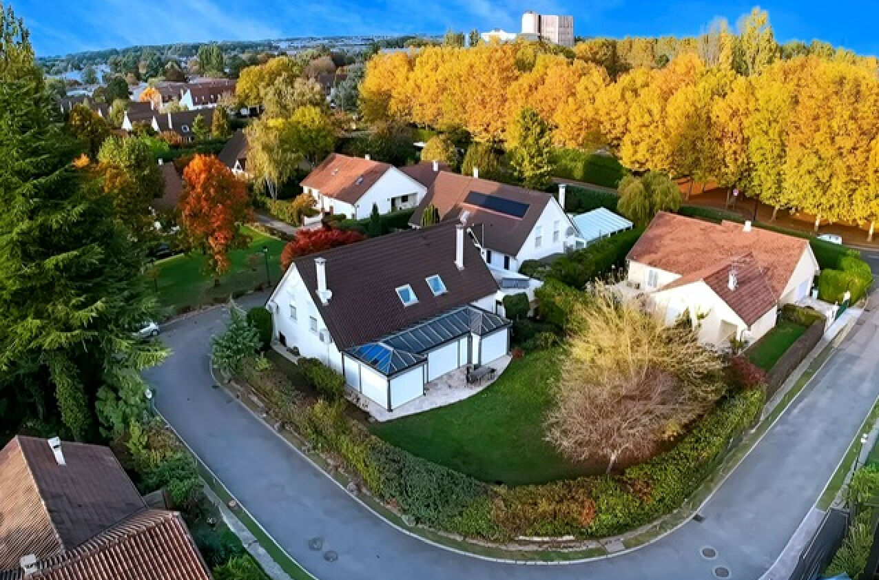 Maison LE PLESSIS TREVISE (94420) 8 pièces 250.00 m²