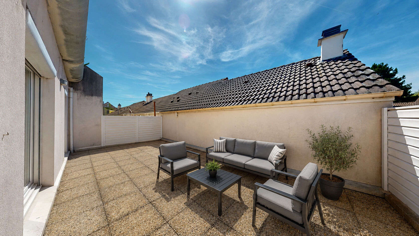 Roissy-en-Brie (77) 219 900 € Appartement 4 pièces , 2 chambres 90.60 m² Avec terrassegarage/box Voir le bien