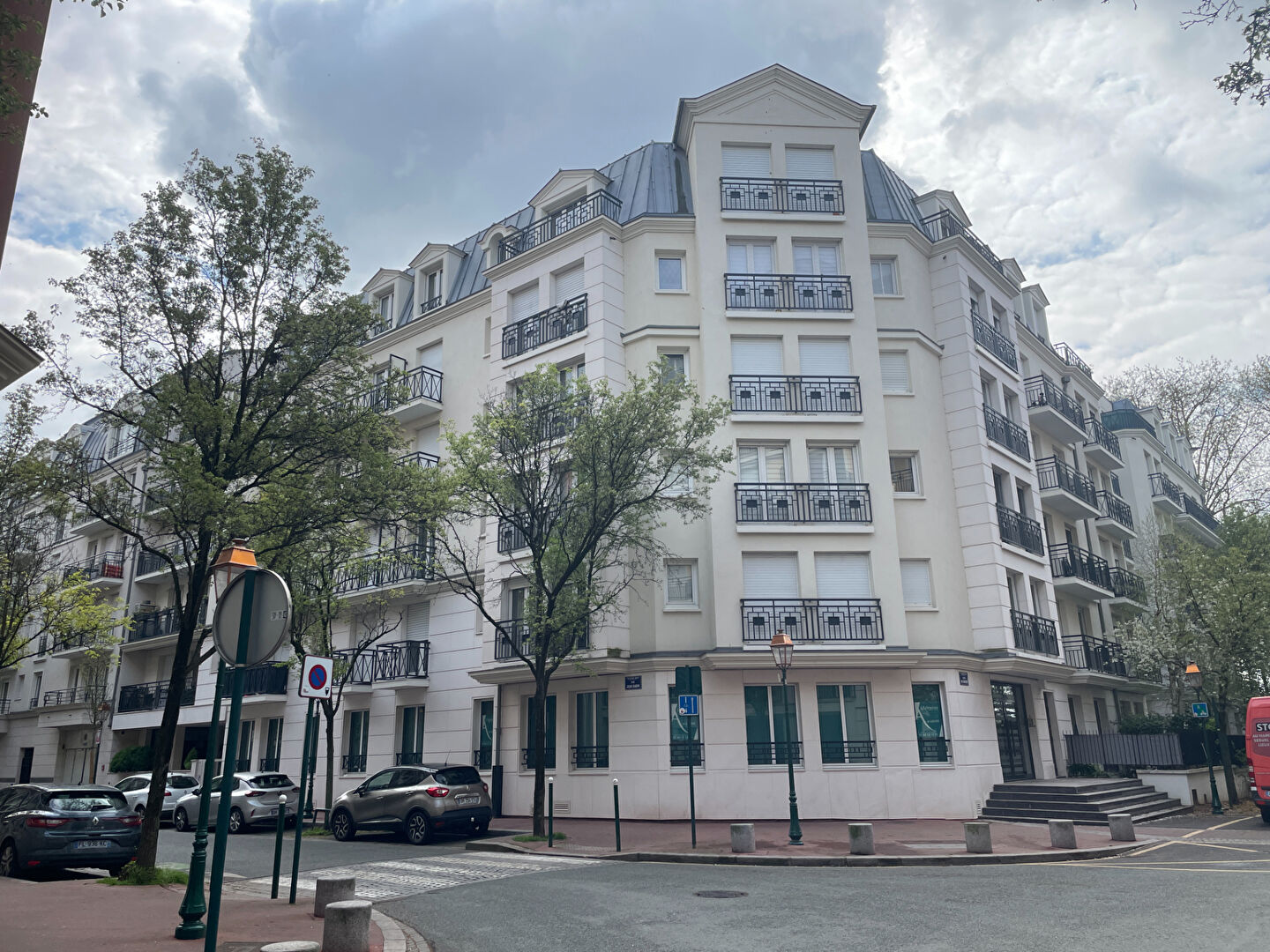 Local commercial SAINT MAURICE (94410) 148.00 m&sup2;