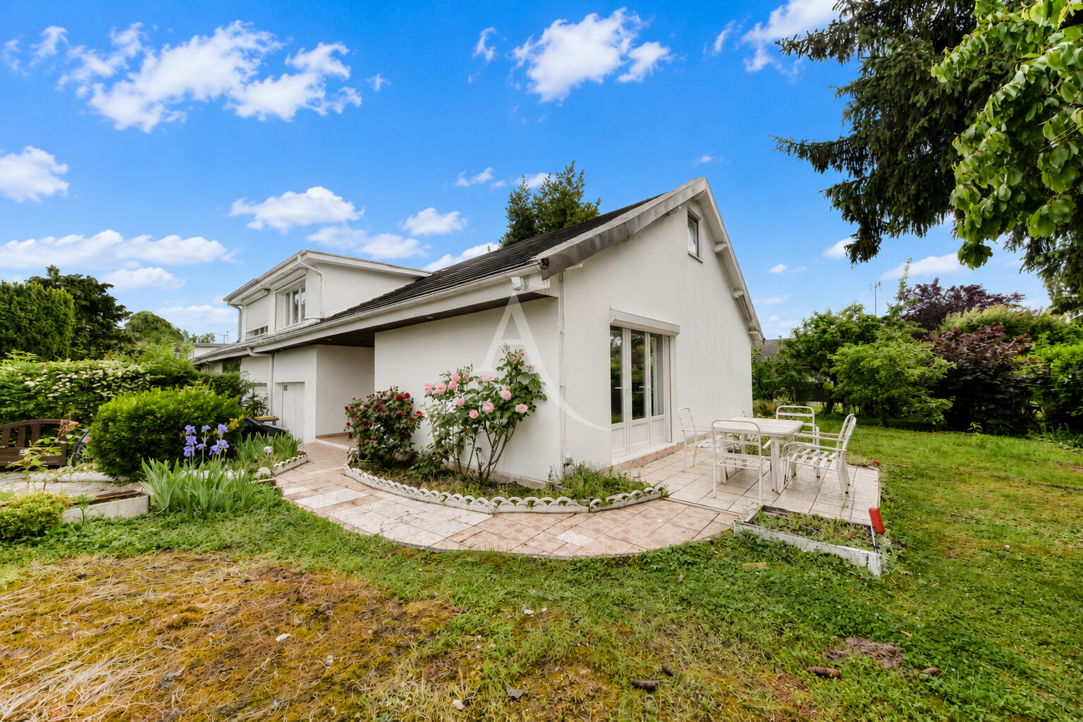 à 2 km de La Queue-en-Brie 319 000 € Maison 5 pièces , 3 chambres 86.10 m² Avec jardin Voir le bien