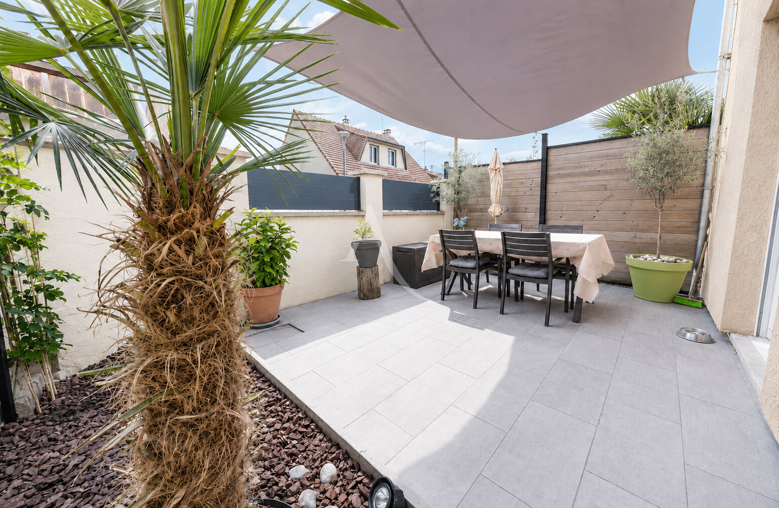 à 5 km de La Queue-en-Brie 336 900 € Maison 5 pièces , 4 chambres 91.50 m² Voir le bien