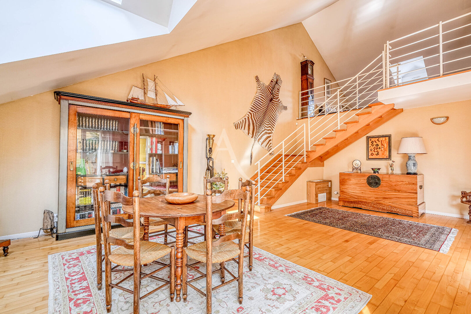 Immeuble SERRIS (77700) 7 pi&egrave;ces 258.10 m&sup2;