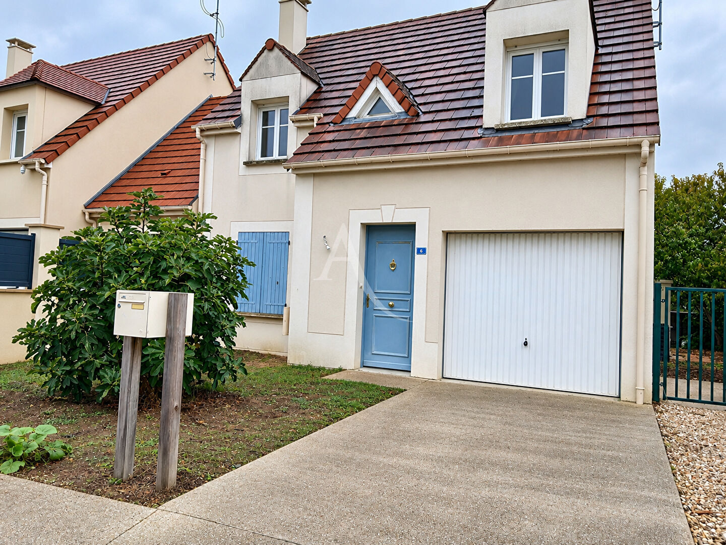 Roissy-en-Brie (77) Exclusif 339 000 € Maison 4 pièces , 3 chambres 80.00 m² Avec jardin, garage/box