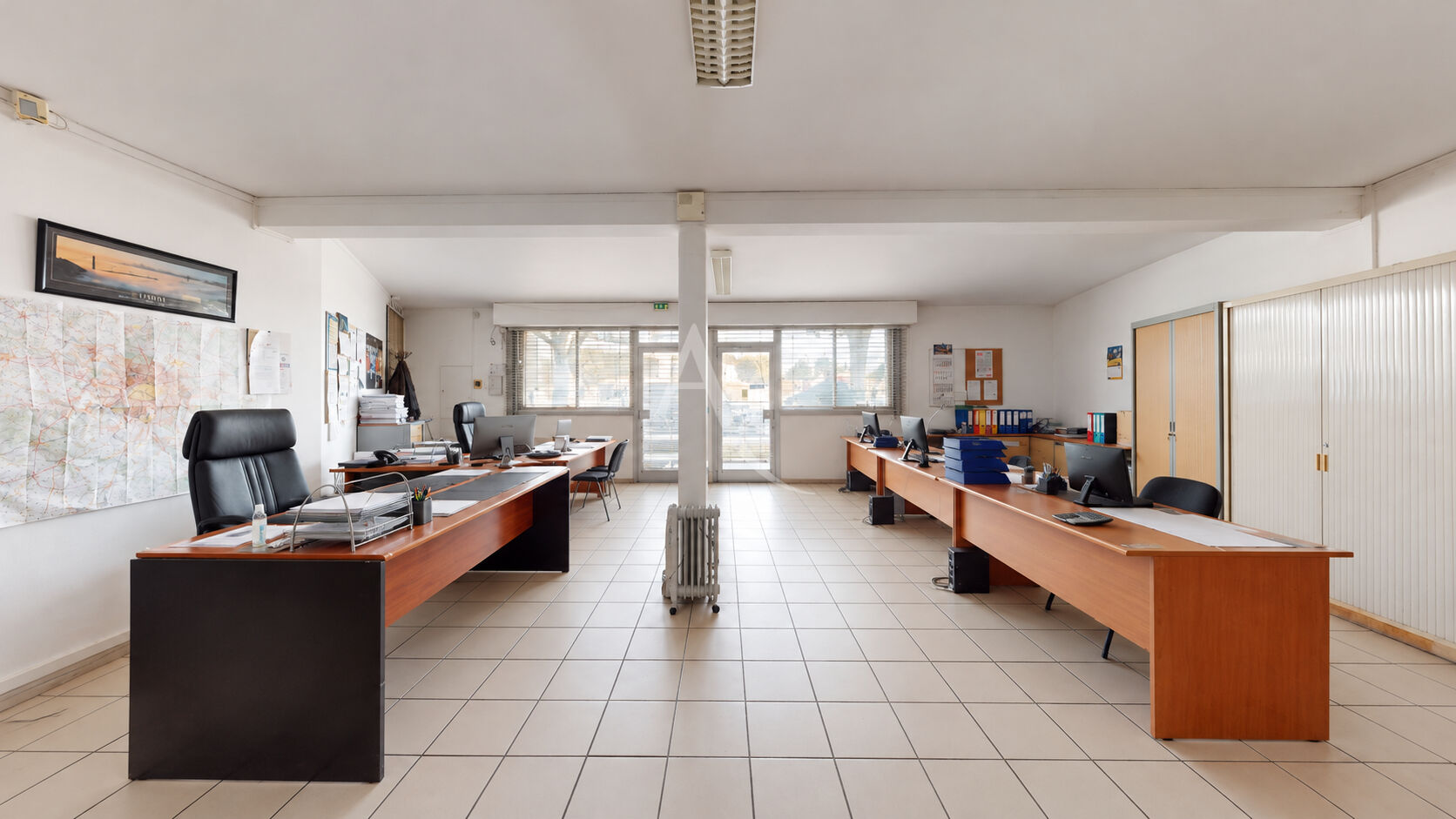 Local commercial PONTCARRE (77135) 2 pi&egrave;ces 105.00 m&sup2;