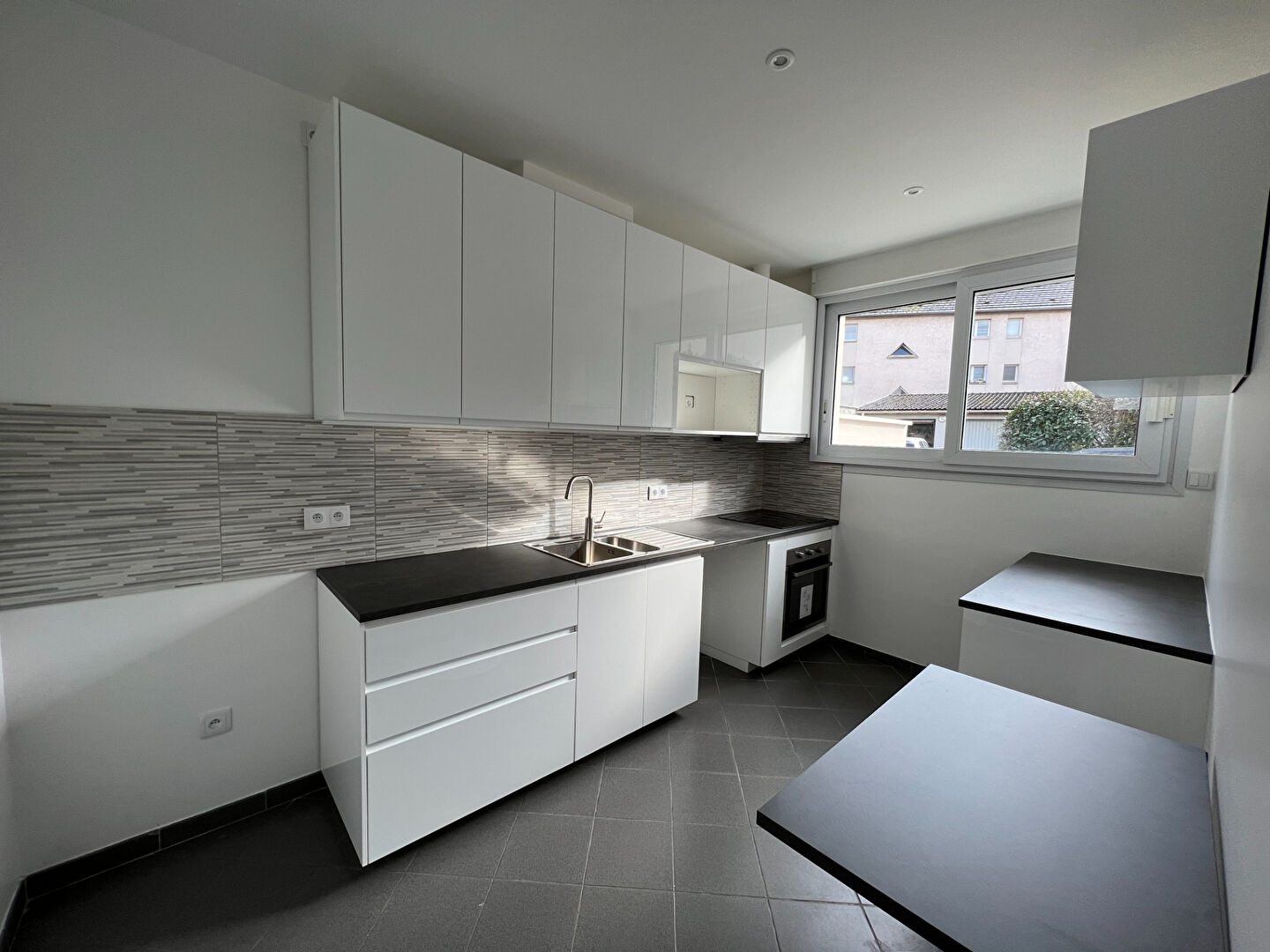 Appartement OZOIR LA FERRIERE (77330) 2 pi&egrave;ces 63.00 m&sup2;