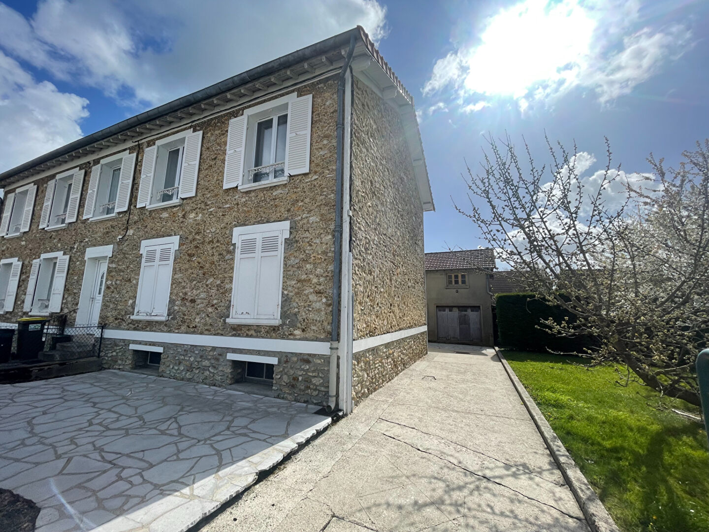 Appartement LESIGNY (77150) 2 pi&egrave;ces 55.55 m&sup2;