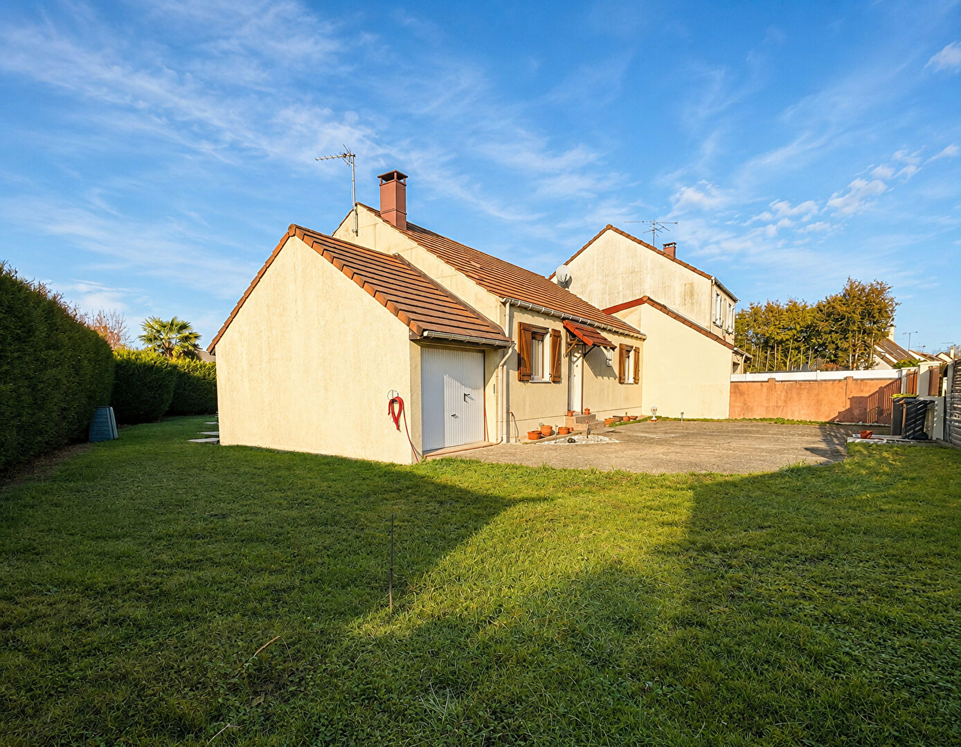 Chevry-Cossigny (77) Exclusif 319 000 € Maison 5 pièces , 3 chambres 85.00 m² Avec jardin, garage/box Voir le bien