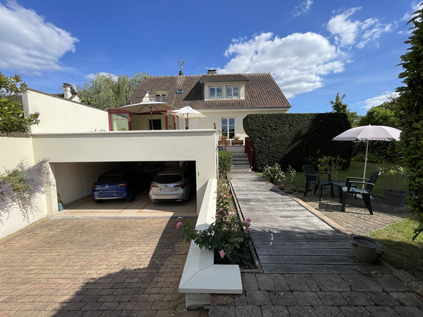 Maison LESIGNY (77150) 8 pièces 251.00 m²