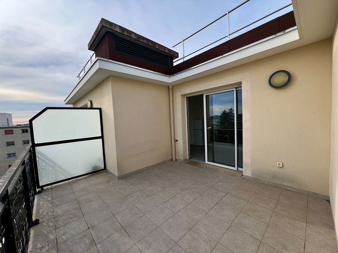 Appartement NEUILLY PLAISANCE (93360) 1 pièce 26.00 m²