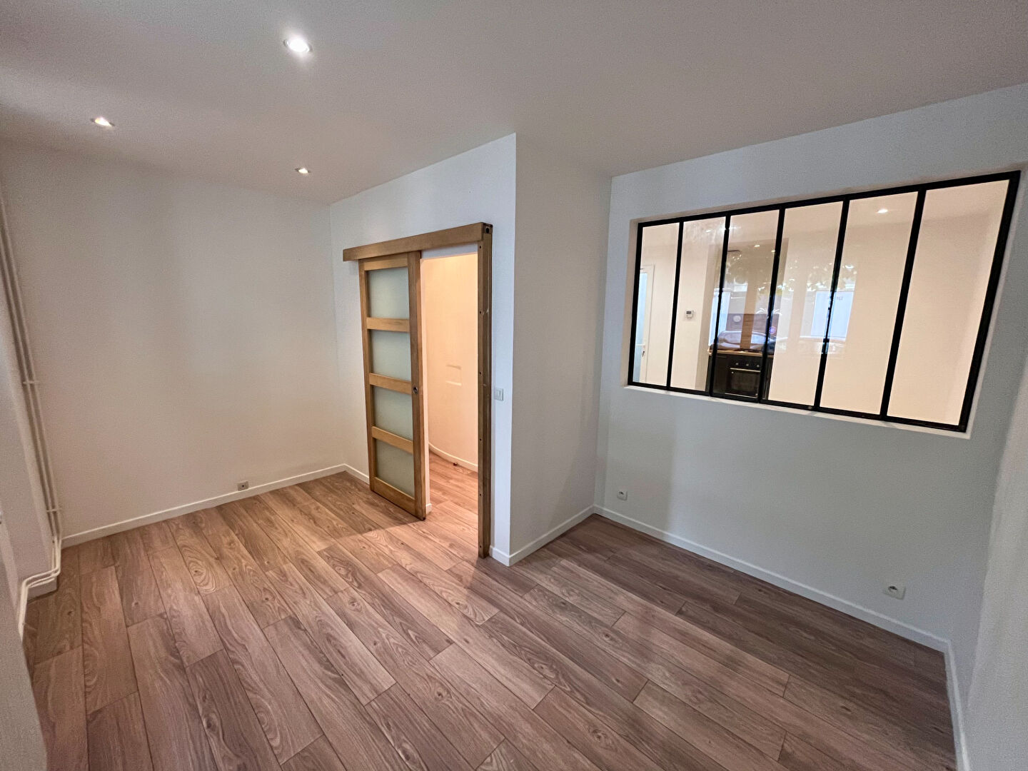 Fontenay-sous-Bois (94) 177 000 € Appartement 2 pièces , 1 chambre 31.63 m² Avec terrasse Voir le bien