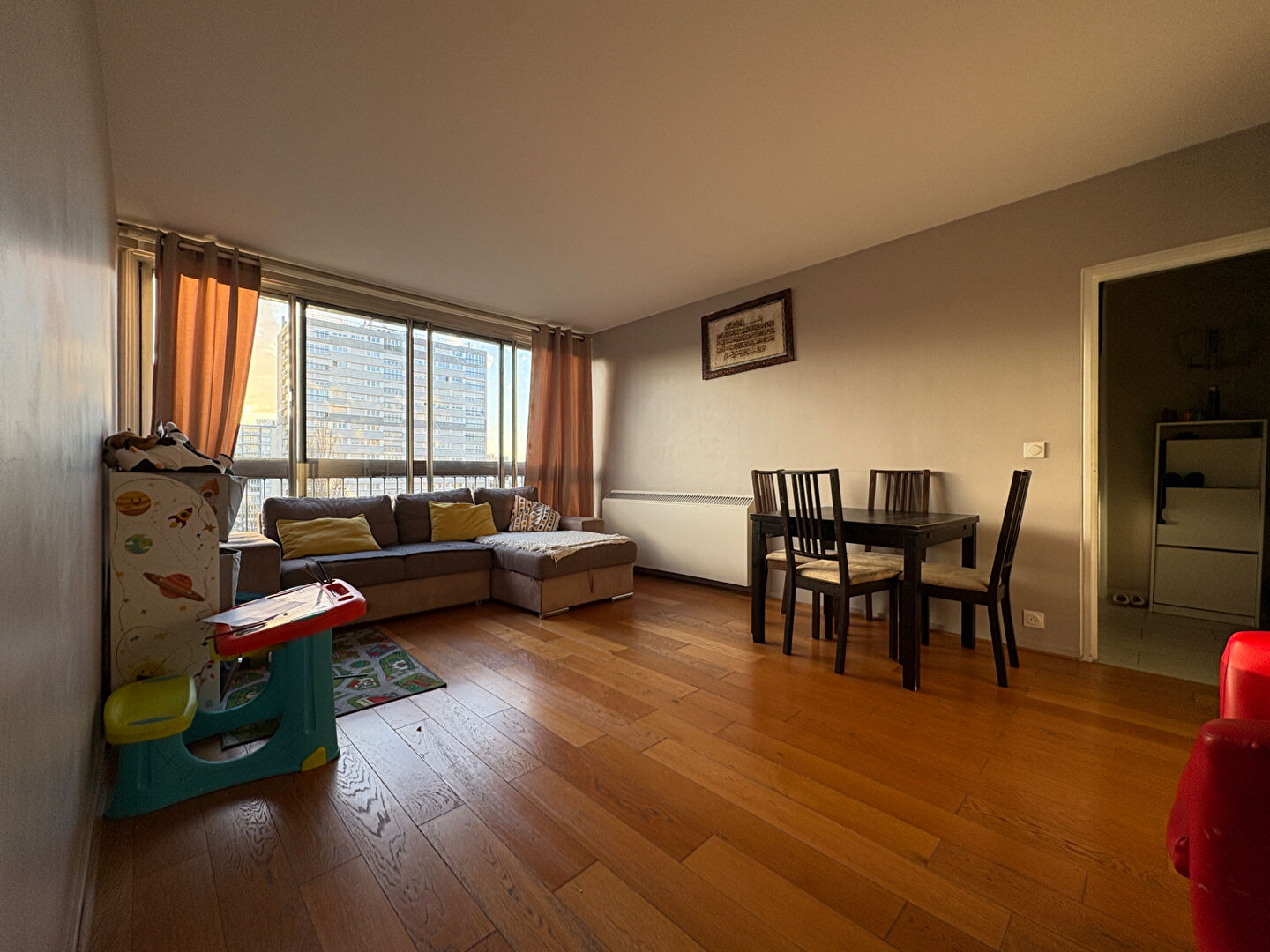 Fontenay-sous-Bois (94) Exclusif 170 000 € Appartement 2 pièces , 1 chambre 49.00 m² Voir le bien