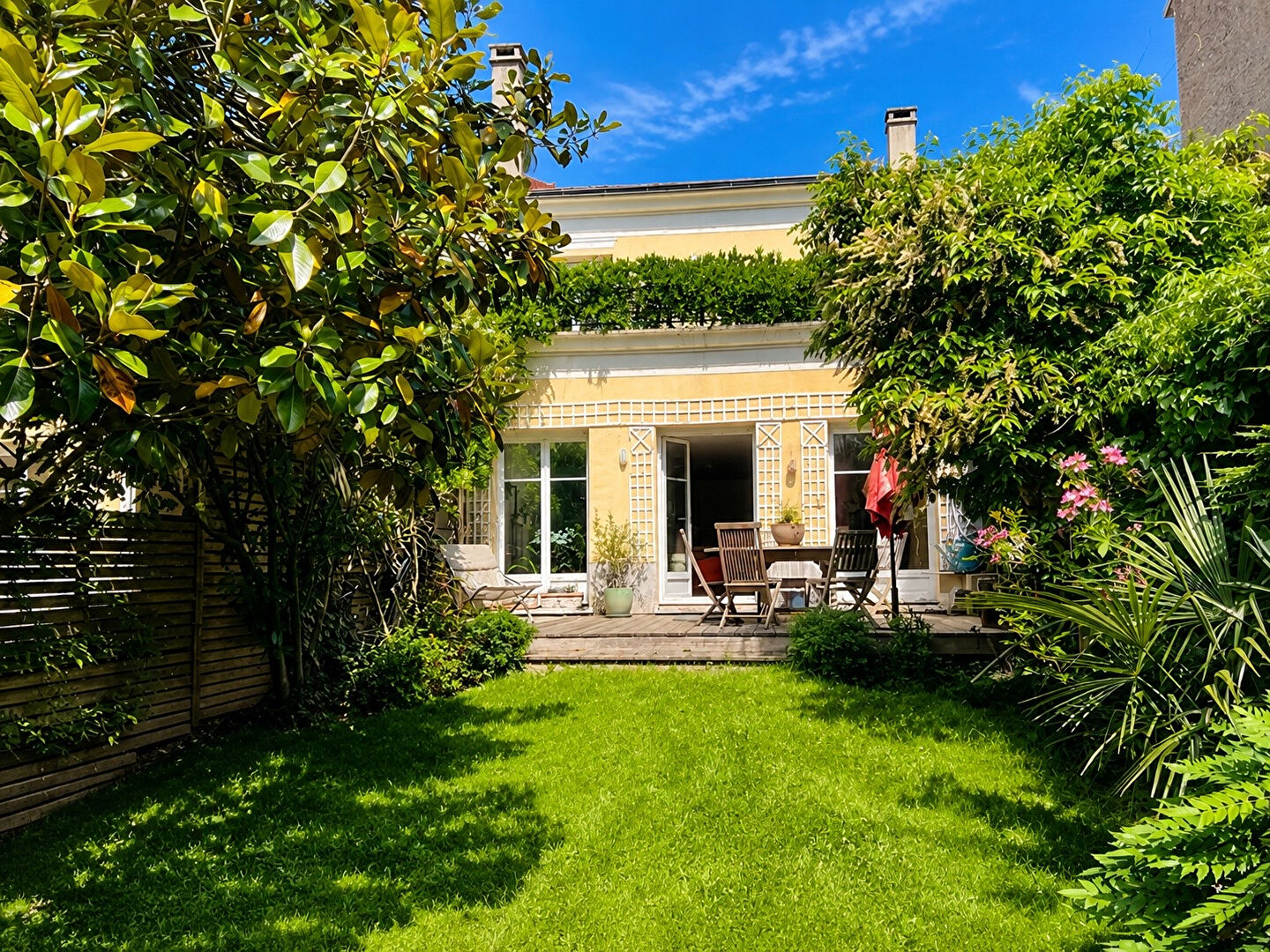 Fontenay-sous-Bois (94) Exclusif 1 190 000 € Maison 6 pièces , 4 chambres 138.00 m² Avec jardin, terrasse, garage/box Voir le bien