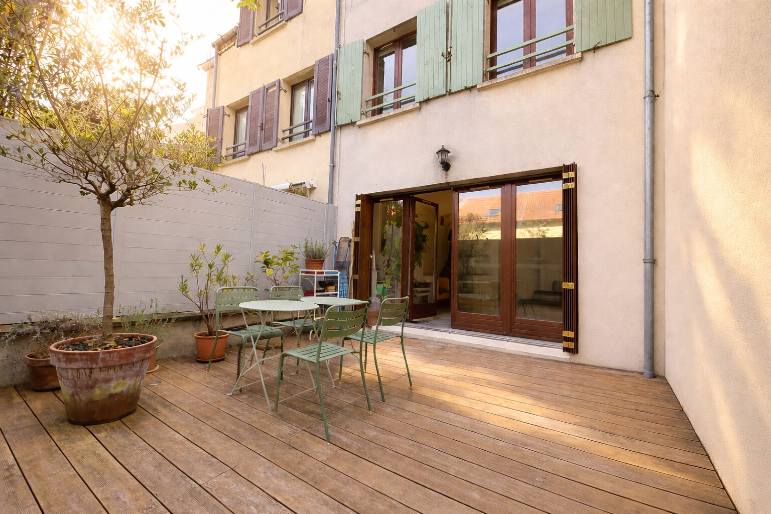 Fontenay-sous-Bois (94) 630 000 € Maison 5 pièces , 4 chambres 100.00 m² Voir le bien