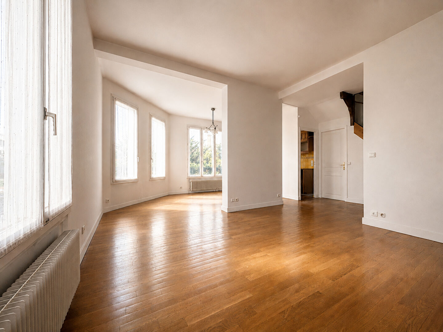 à 4 km de Saint-Mandé Exclusif 797 000 € Maison 7 pièces , 5 chambres 123.11 m² Voir le bien