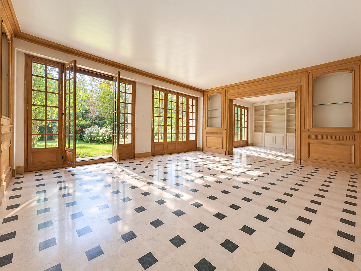 Fontenay-sous-Bois (94) Exclusif 990 000 € Appartement 7 pièces , 4 chambres 128.04 m² Avec jardin, terrasse, garage/box