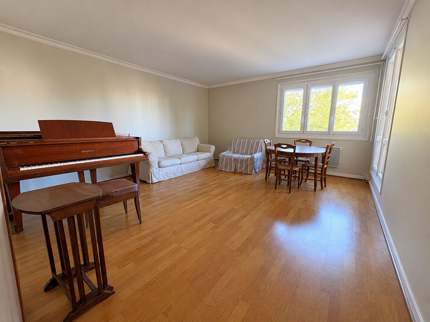 Fontenay-sous-Bois (94) 269 000 € Appartement 3 pièces , 2 chambres 70.00 m² Avec terrasse
