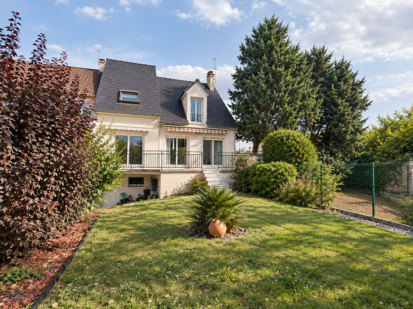 Fontenay-sous-Bois (94) Exclusif 975 000 € Maison 6 pièces , 4 chambres 142.50 m² Avec jardin, terrasse