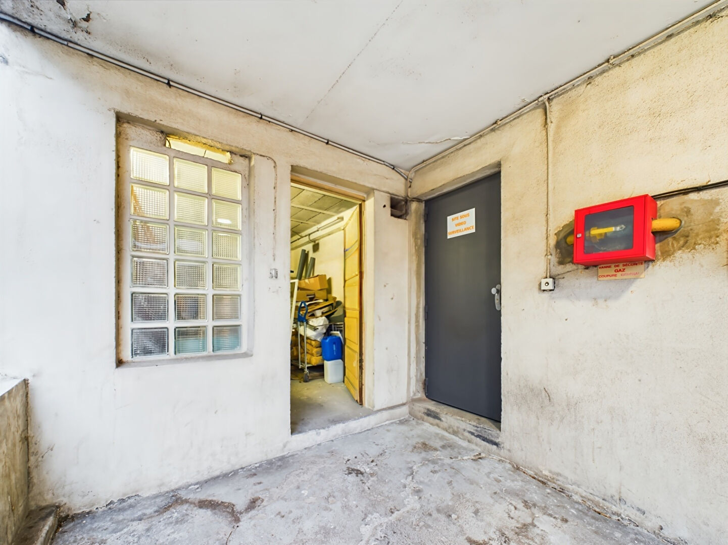 Entrepôt / Local industriel JOINVILLE LE PONT (94340) 21.00 m²