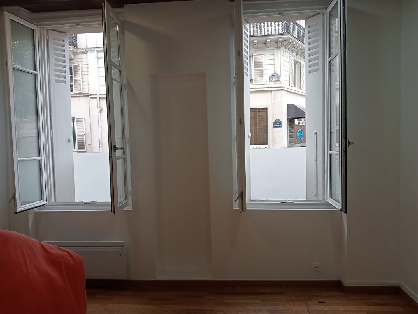 Local d'activité PARIS (75010) 34.40 m²