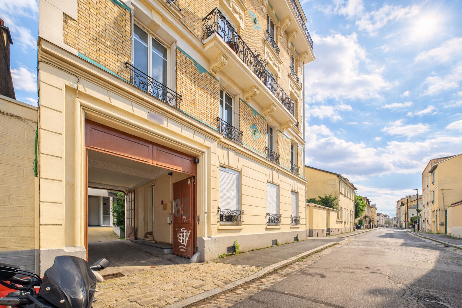 Immeuble MONTREUIL (93100) 425.00 m&sup2;