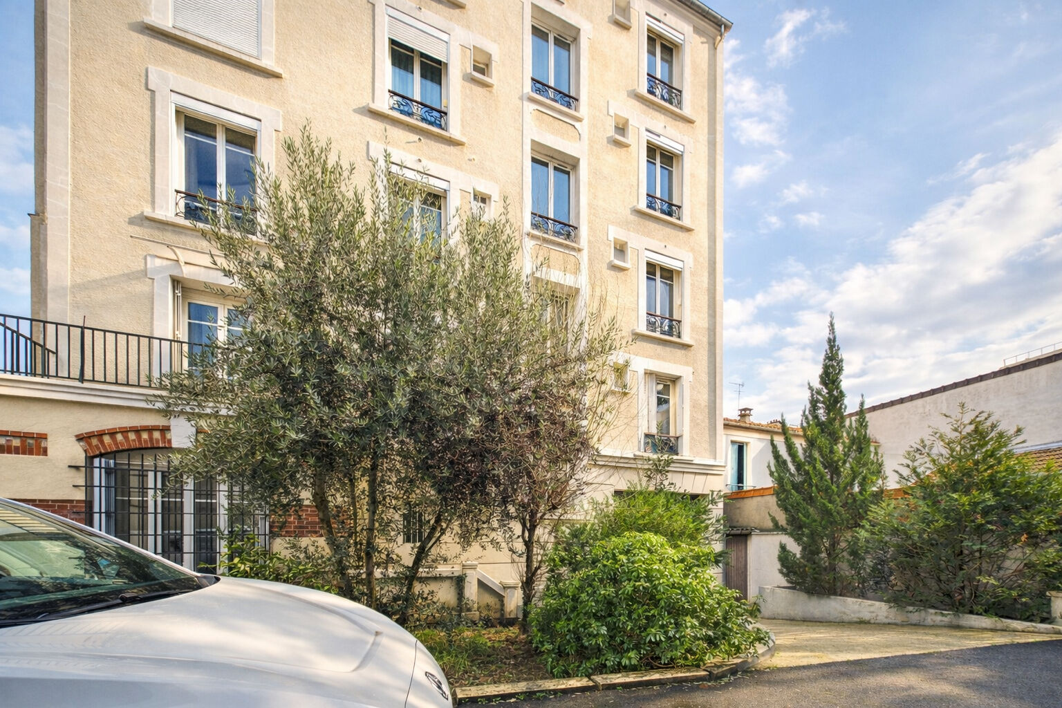 Immeuble MONTREUIL (93100) 425.00 m&sup2;