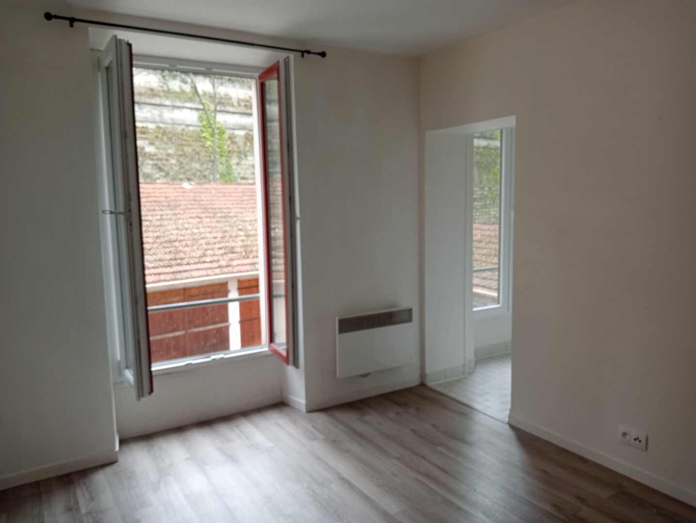 à 7 km de Paris 04 Exclusif 750 € / mois cc Appartement 1 pièce 16.90 m² Voir le bien