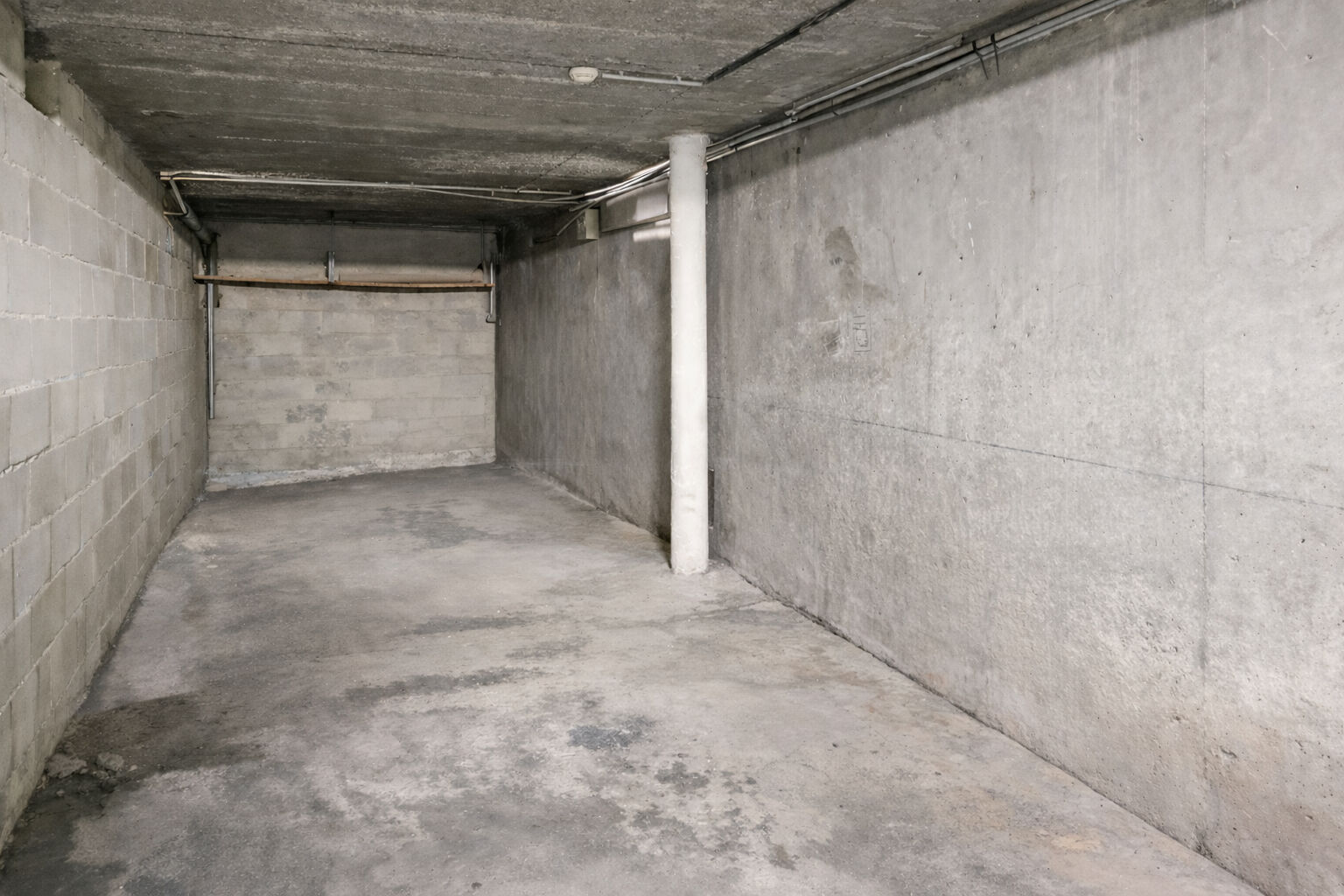 Parking / box IVRY SUR SEINE (94200) 27.00 m&sup2;